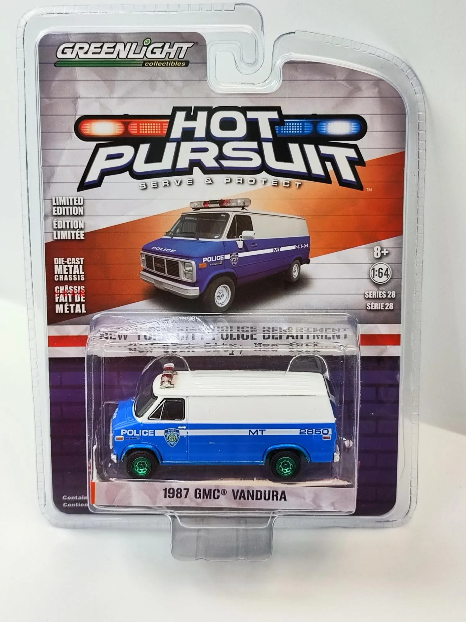 Зеленый свет 1:64 1987, GMC Vandura NYPD, отдел полиции Нью-Йорка, зеленое машинное издание