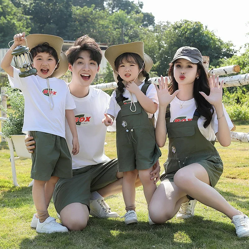

Family Matching Fashion Clothes Parent-child Clothing Korea Mom Daughter Baby Tops Jumpsuit Sets Dad Son T Shirts Shorts Outfits