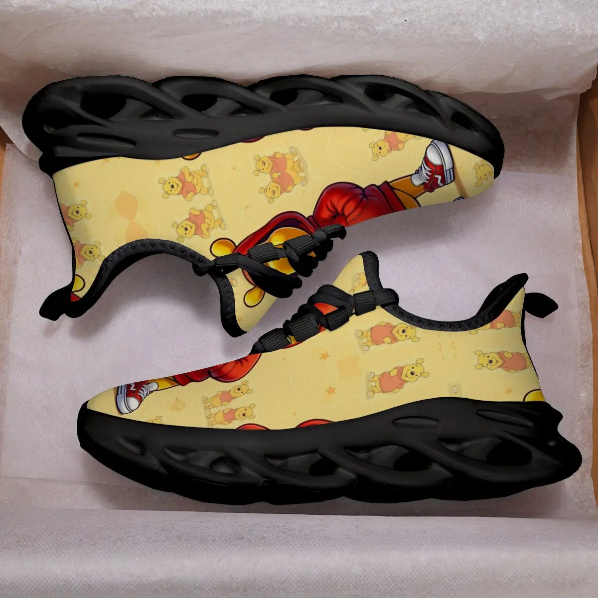 Miniso Winnie the Pooh أحذية رياضية كاجوال بنمط الرسوم المتحركة الصفراء للأطفال والأولاد أحذية رياضية مدرسية عصرية للتنس أحذية رياضية كاجوال #1