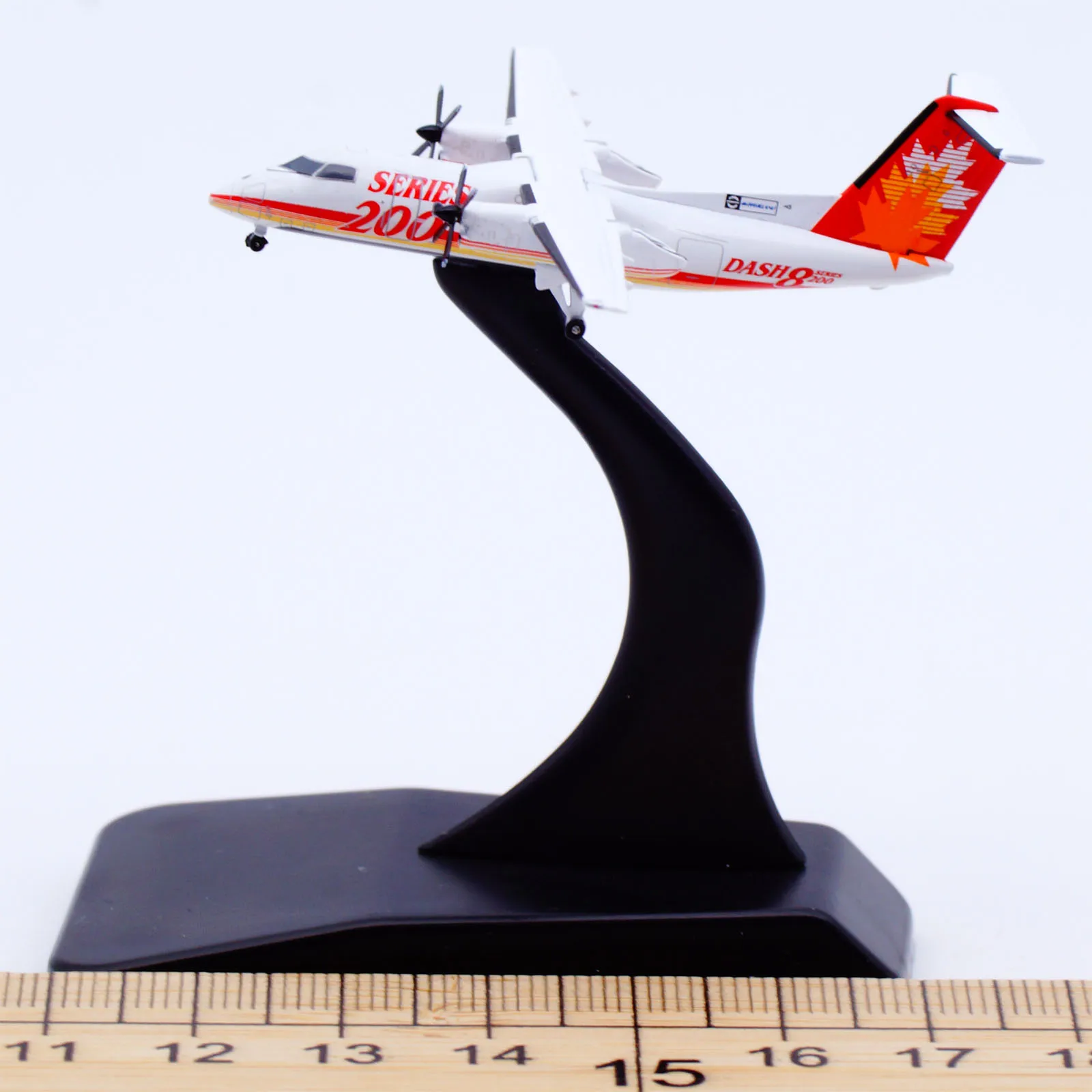 LH4294 Alloy Collectible Plane Gift JC Wings 1:400 De Havilland Canada Bombardier Dash 8-Q200 Diecast Aircraft Model C-GGMP
