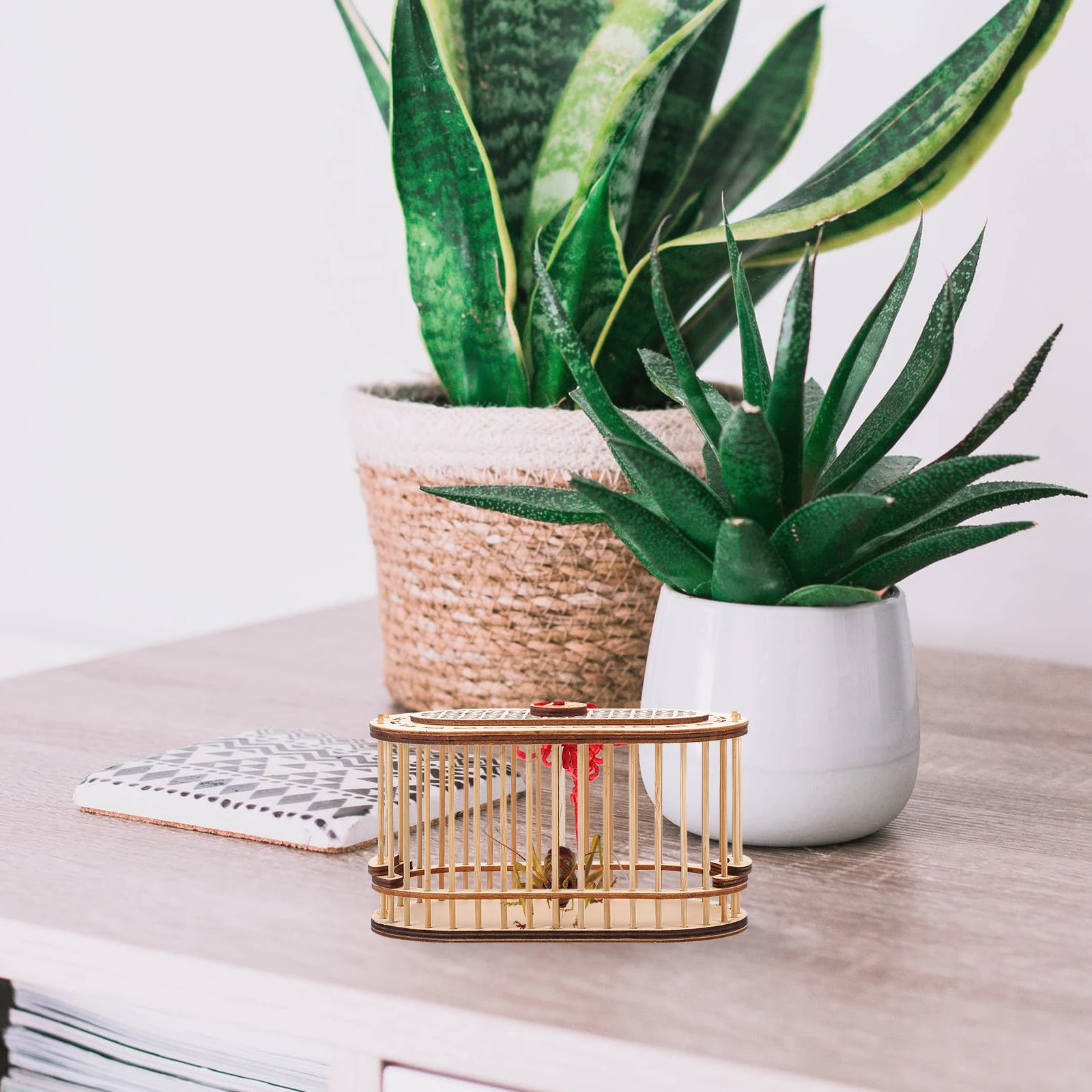 

1Pcs Mini Wooden Cage Double Lattice Durable Cricket Carrying Case Practical Storage Box for