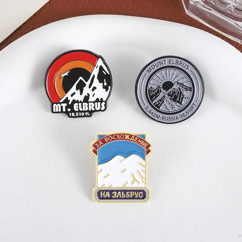 روسيا Elbrus جبل المينا دبابيس المناظر الطبيعية شروق الشمس الثلوج الجبل دبابيس ظهره شارة التلبيب السفر مجوهرات هدية الأصدقاء #4