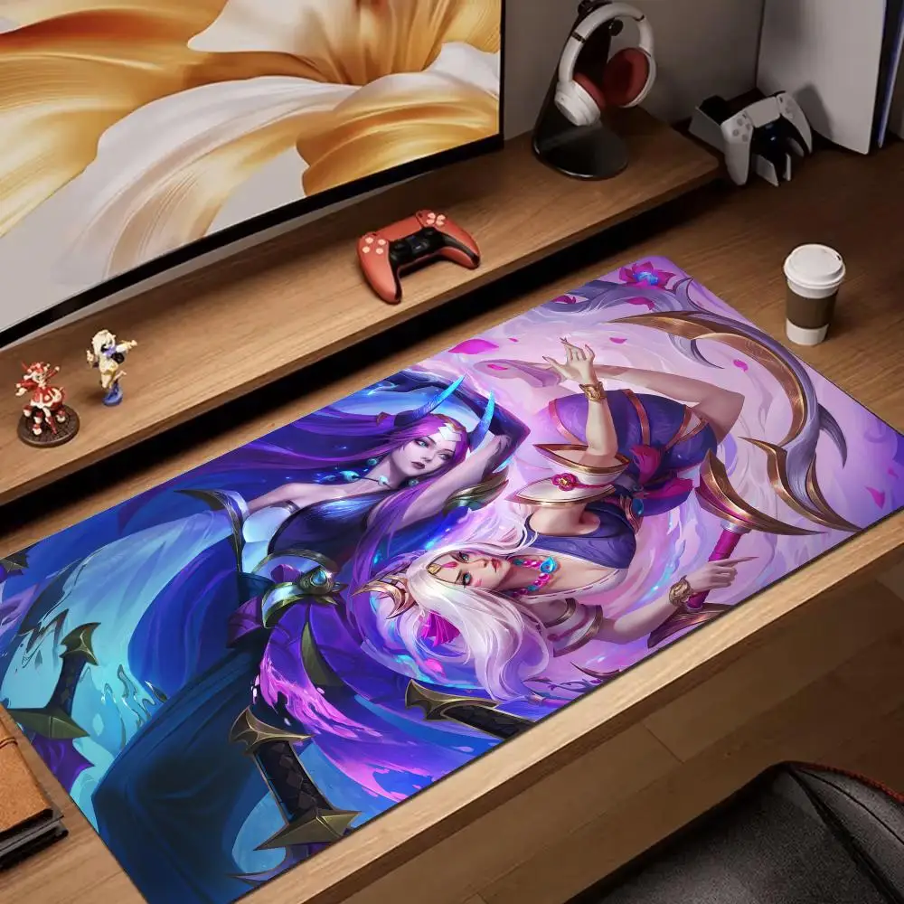 

Queen of Darkness and Queen of Light Mouse Pad rubber anti-slip Desk Mat pc accessories Gaming mat keypad expansion mousepad
