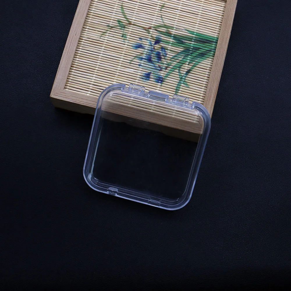 

Badge Storage Box Transparent Peripheral Badge Storage Dust-proof and Sealed Square Protective Box Display Stand 74x74x17mm