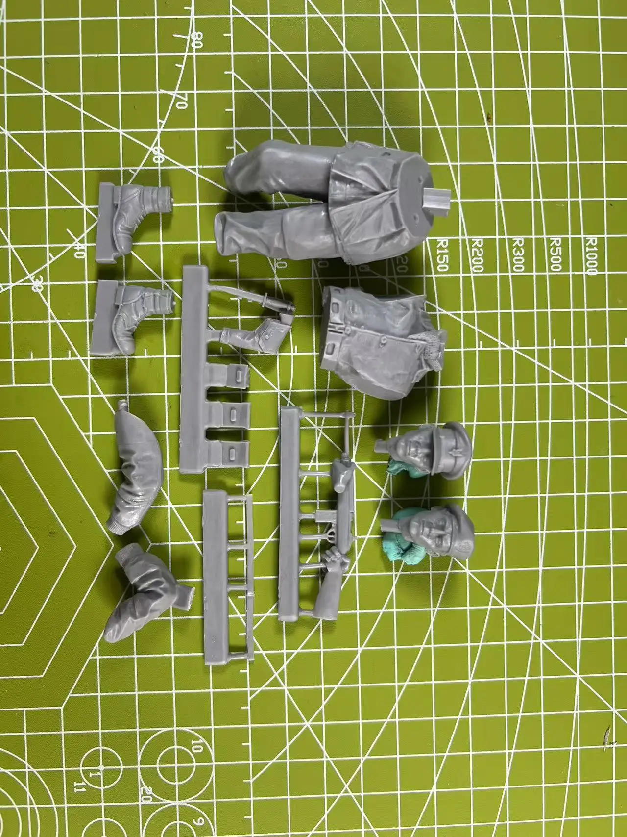 1/16 صب الراتنج نموذج رمادي عدة المملكة المتحدة نموذج فريق الاعتداء يتطلب الجمعية غير مصبوغ