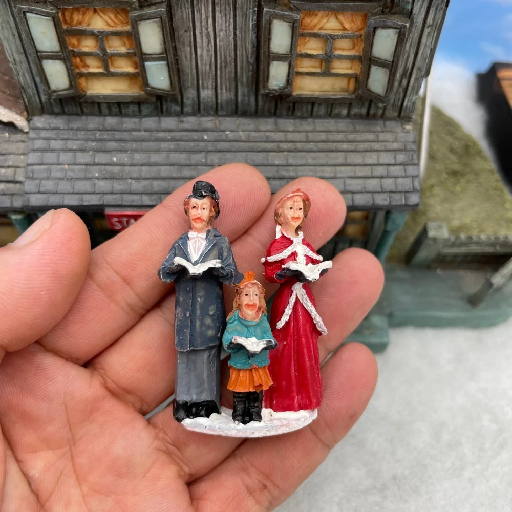Christmas Village Resin Mini Figures Victorian Winter People for Xmas Snow Scene Display Dollhouse Decor