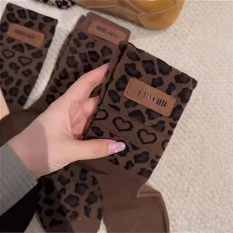 JIAYAN 3 paires de chaussettes 2025 printemps nouveau léopard café femmes Tube moyen Maillard amour Version coréenne chaussettes à la mode