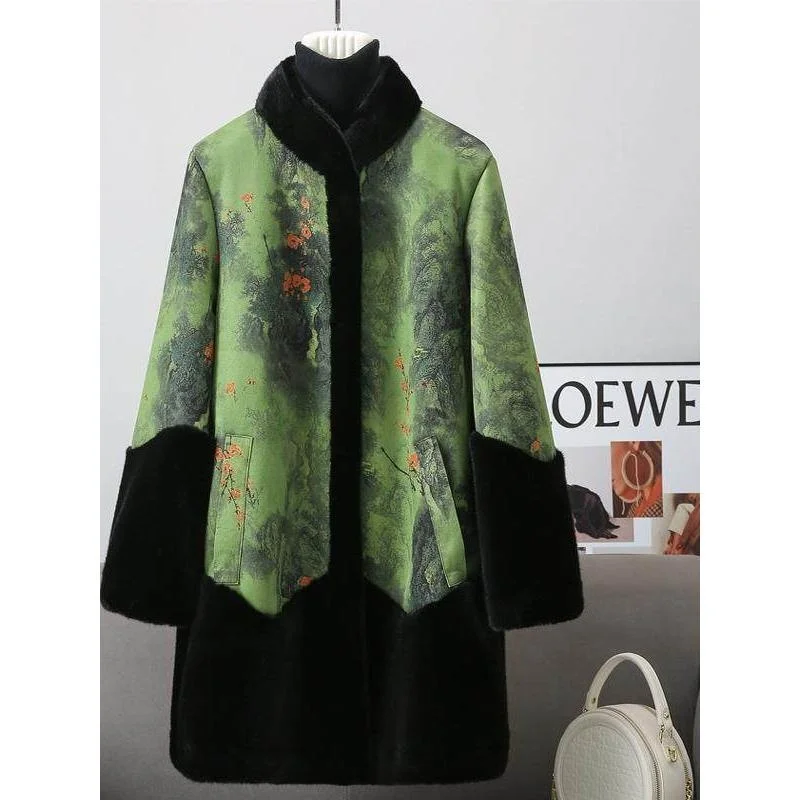 

Зимнее женское пальто 2025: Новинка! Элегантное пальто средней длины из меха и кожи, цельное, из золотистого норкового бархата. Тепло и роскошь.