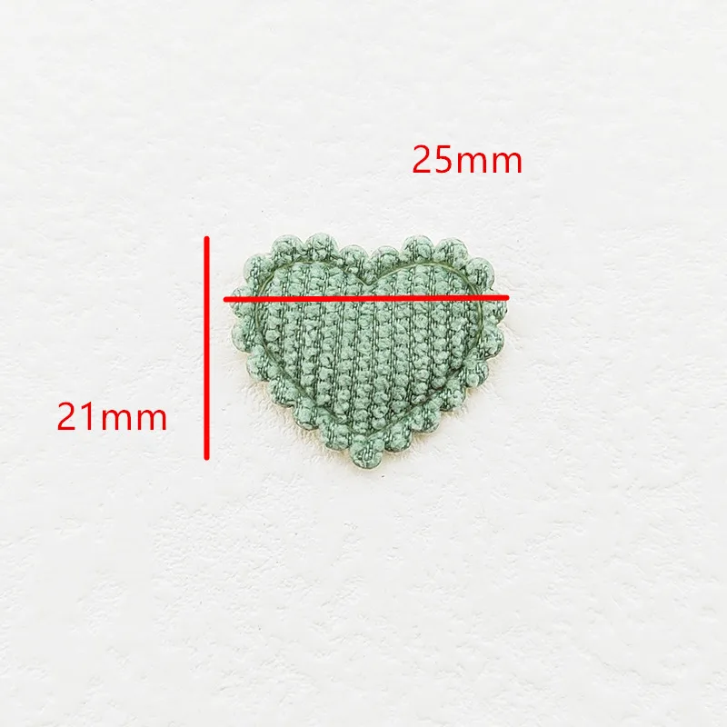 100 sztuk 2.5x2.1CM Mini błyszczące serce wypchane aplikacje na ubrania kapelusz łatki do szycia DIY nakrycia głowy spinki do włosów kokarda