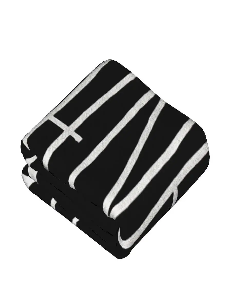 Life is Strange Game Wool Throw Blanket Novelty Breathable Coverlet for SpringAutumn Home Decor  Gaming Comfort