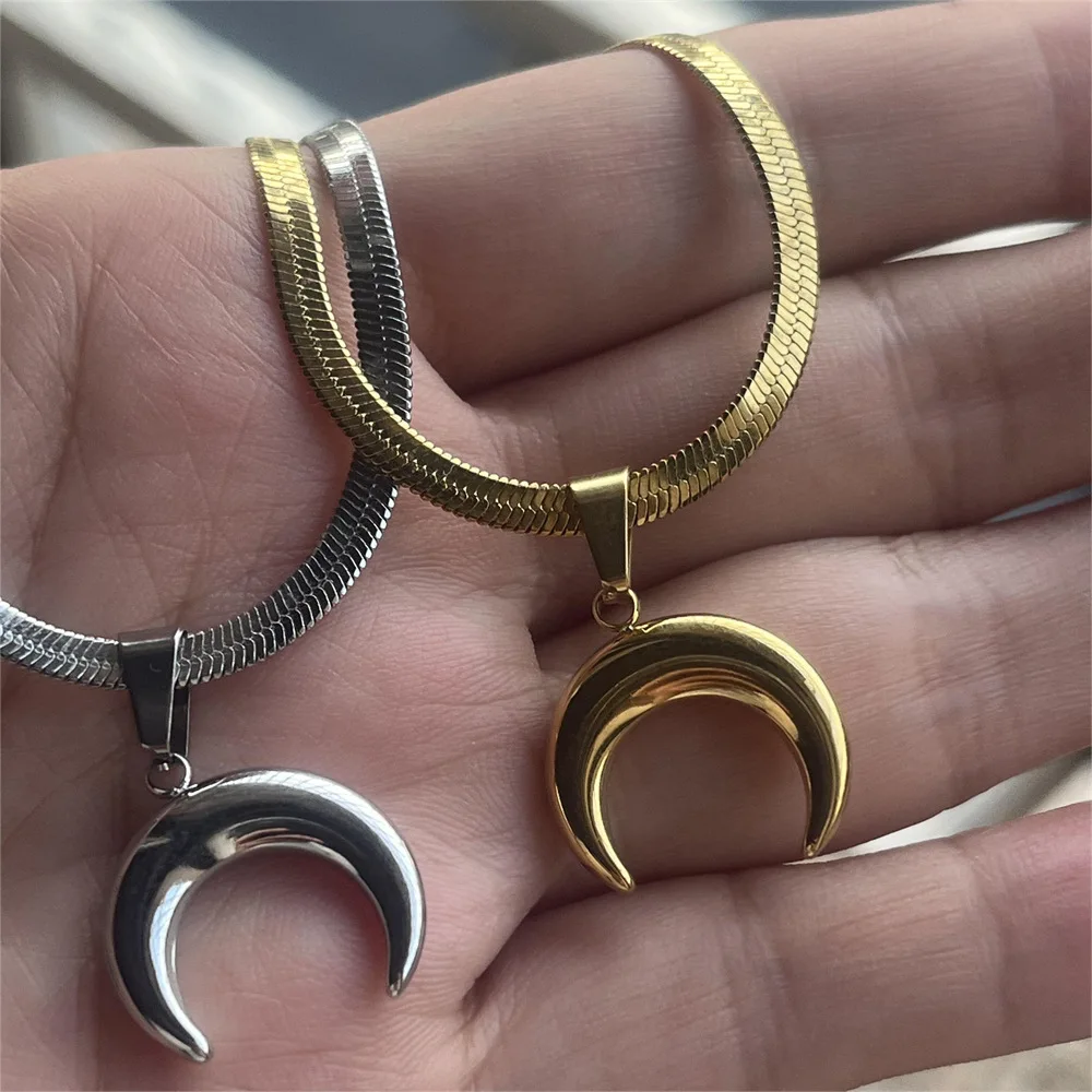 Simple Fashion Vintage Stainless Steel OX Horn Crescent Moon Pendant Necklace for Women Gold Color Silver Plated Choker Jewelry