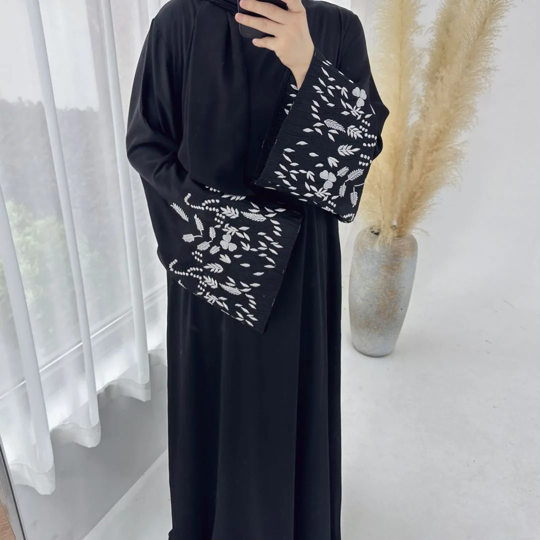 2024 Saudi Arabia Embroidery Muslim Modest Dress for Women Eid Dubai Abaya Luxury Islamic Turkey Holiday Party Jalabiya Clothing