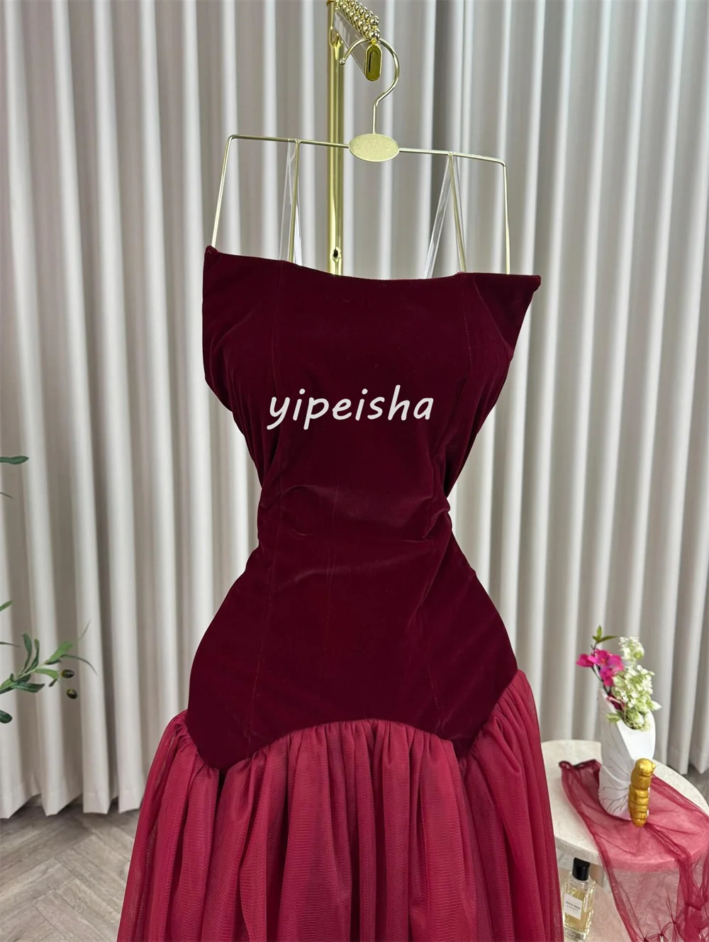 Maßgeschneiderte, passende, komplizierte Tüllfalte, A-Linie, trägerlose lange Kleider, maßgeschneiderte Anlasskleider, chinesischer Stil, Pastrol-Klassiker