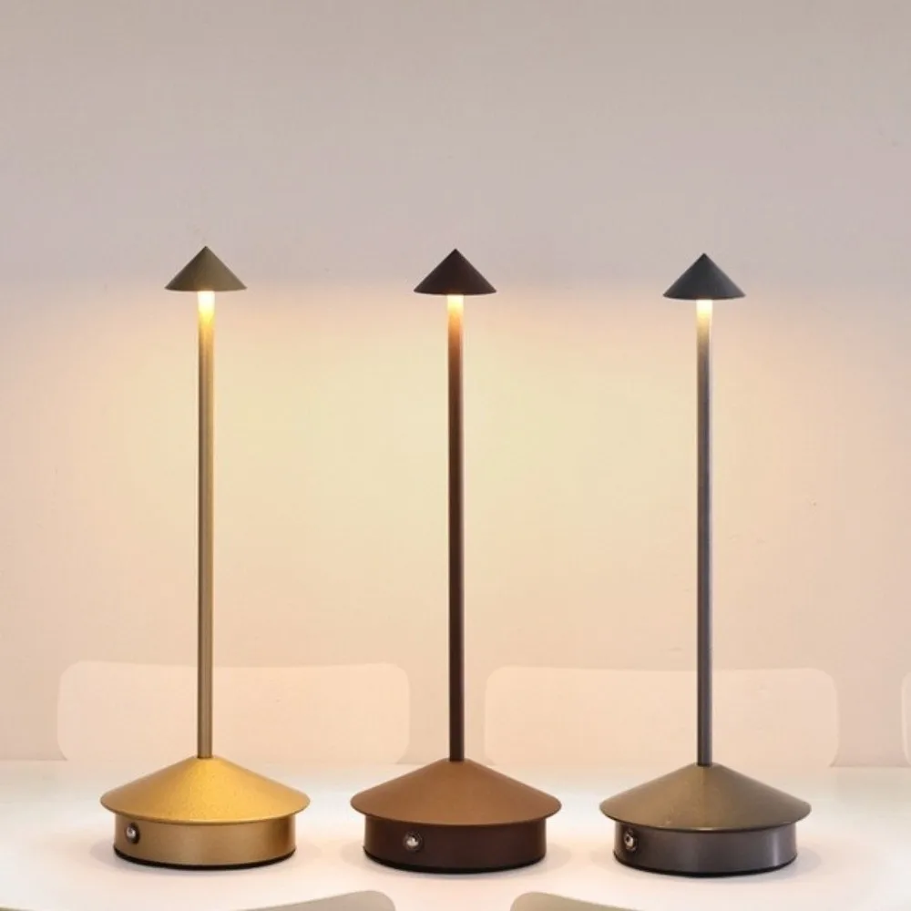 

Настольная светодиодная лампа с конусным основанием, сенсорным управлением, регулировкой яркости, в ретро-стиле, креативная, портативная, для прикроватной тумбочки, для создания атмосферного освещения, для использования в ресторанах