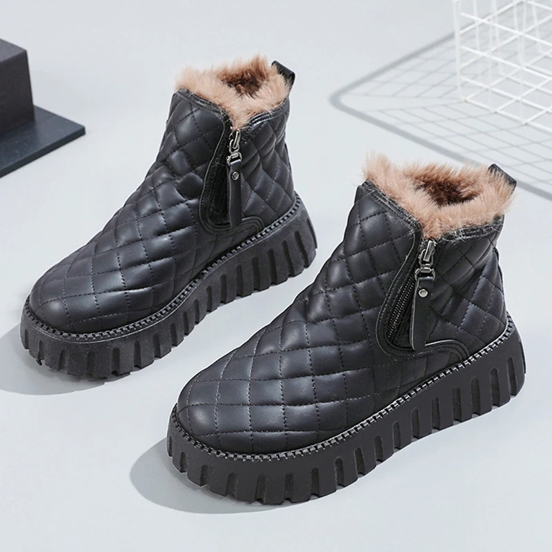 Botas de nieve cálidas y cómodas para mujer, botines cortos de algodón con plataforma y cadena lateral, zapatos de invierno, novedad