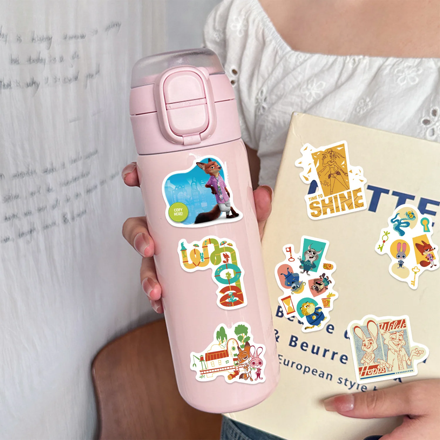 50個セット ディズニー ズートピア2 アニメ かわいい ジュディ・ラビット ニック・フォックス グレイ・スネーク フィギュア 漫画動物 DIYステッカー デコレーション ファンギフト