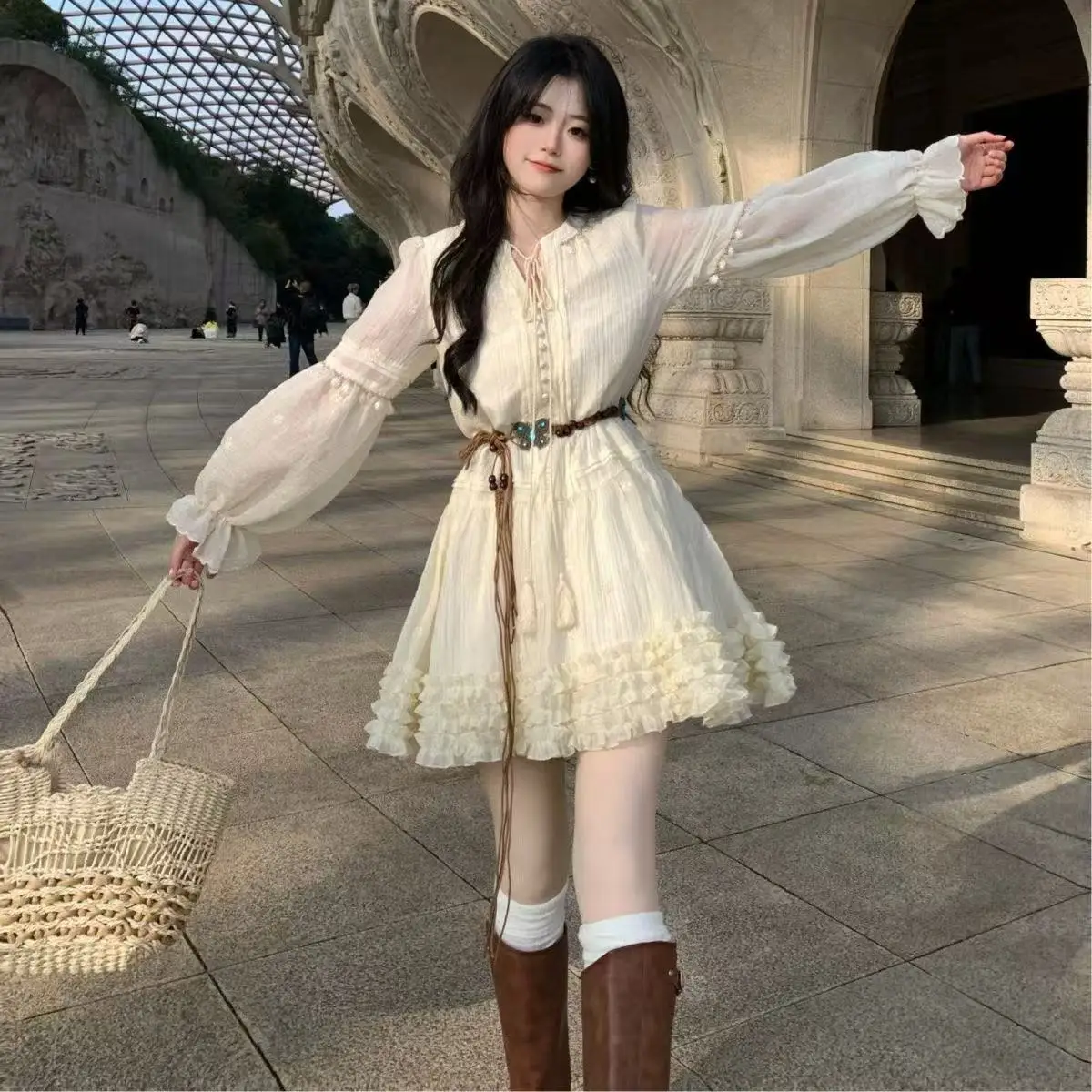 

Apricot colored dress Spring and Autumn new Korean version slimming long sleeved short skirt