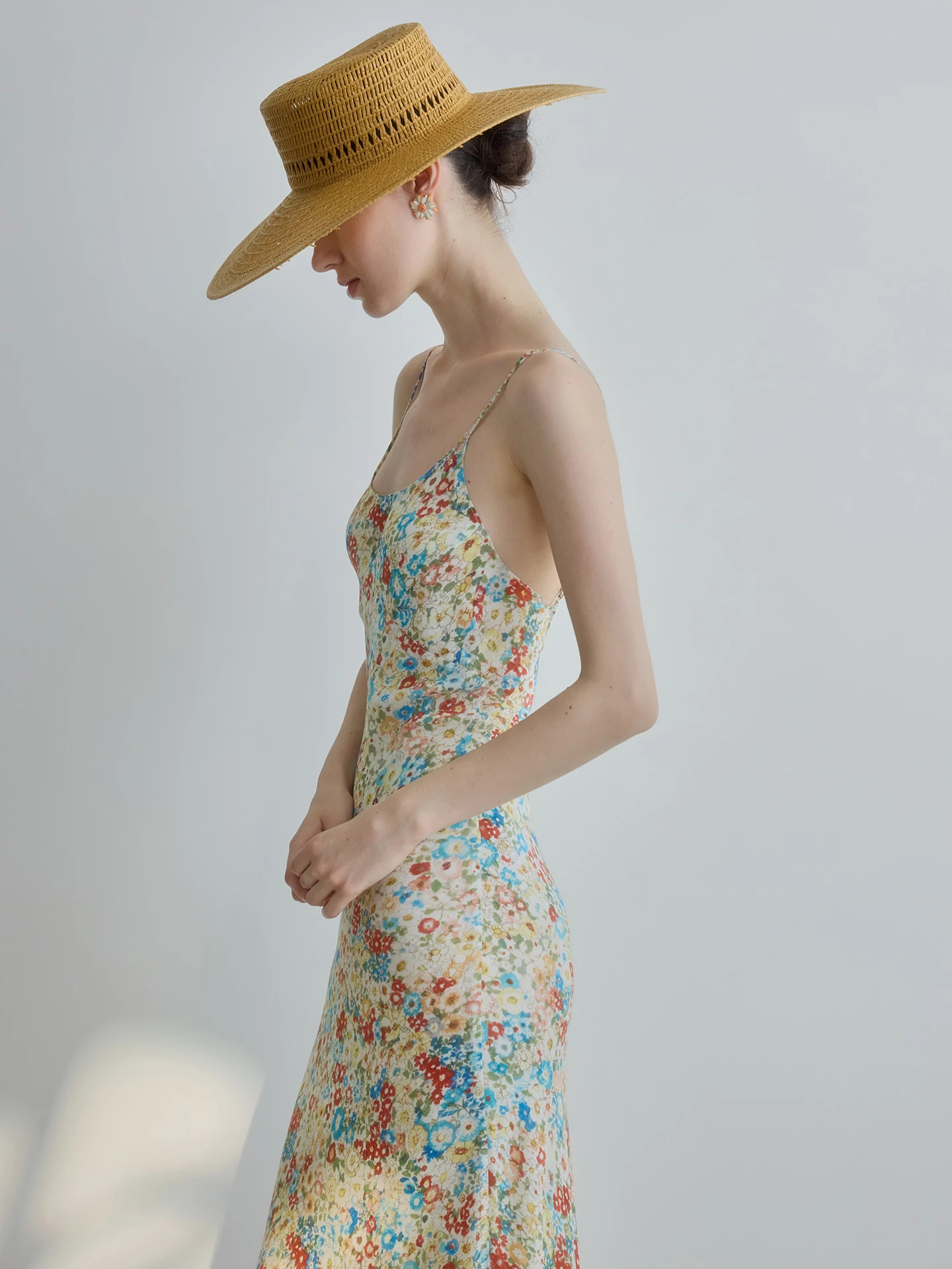 French Style Backless Shift Dress with Floral Print Strap Design Viscose Fabric High Waist Summer Thin Dress for Women