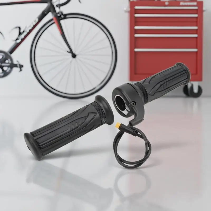 

【L】1 пара ручек-акселераторов для скутера 20X, 12В-72В, для руля 22,2 мм, с 3-контактным водонепроницаемым разъемом