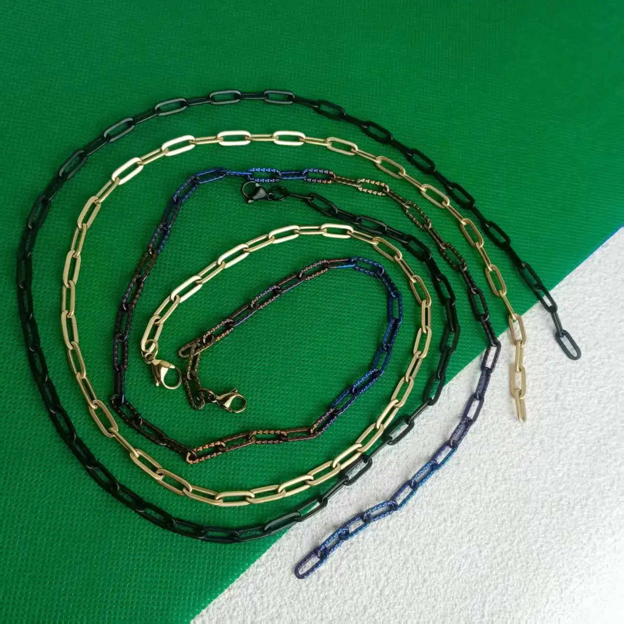 

Hypoallergenic & Non-Fading Titanium Necklace for Sensitive Skin - Hypoa5.3mm Light Luxury Flat O-Chain, Minimalist Jewelry Gift