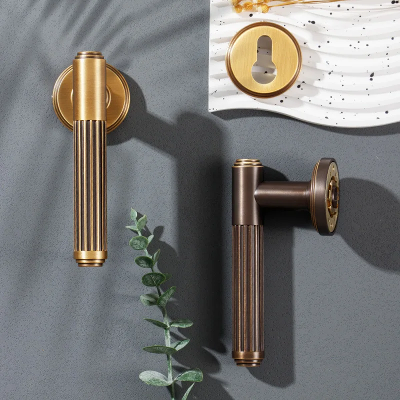 

French retro light luxury brass door lock American indoor bedroom magnetic silent solid wood door handle