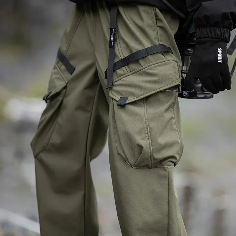 Inverno 2025 Pantaloni cargo maschili Pantaloni dritti alla caviglia Pantaloni impiombati solidi Tasche larghe Pantaloni a vita alta Leggero patchwork elasticizzato