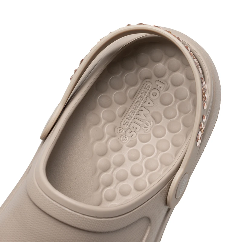 أحذية Skechers النسائية متعددة الاستخدامات أحذية الشاطئ الخارجية صنادل الحمام شباشب غير رسمية أحذية Croc 111474-Nat