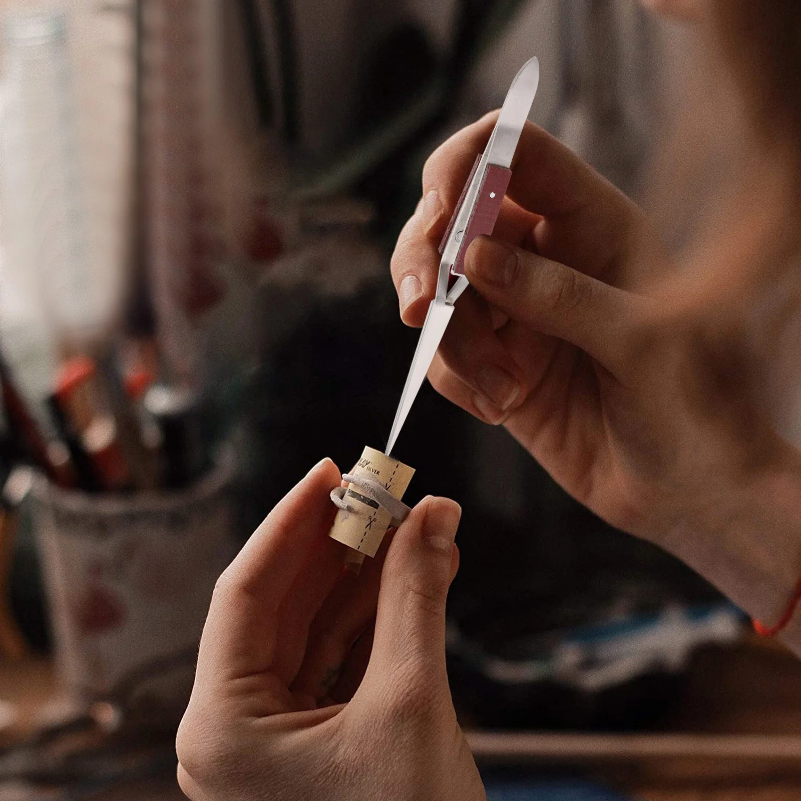 

Cross Locking Tweezers with Fiber Grip Self-Closing Curved Tip Carbon Steel Precision Tool for Jewelry Soldering Electronics