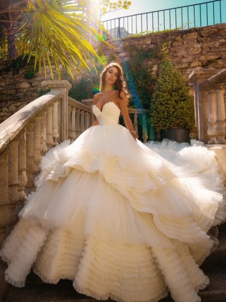 

Customized 2025 Heart-Shaped Collar Princess Dress Fluffy Long Dress With Soft Chiffon Ruffled Edges Long Trailing Wedding Dress