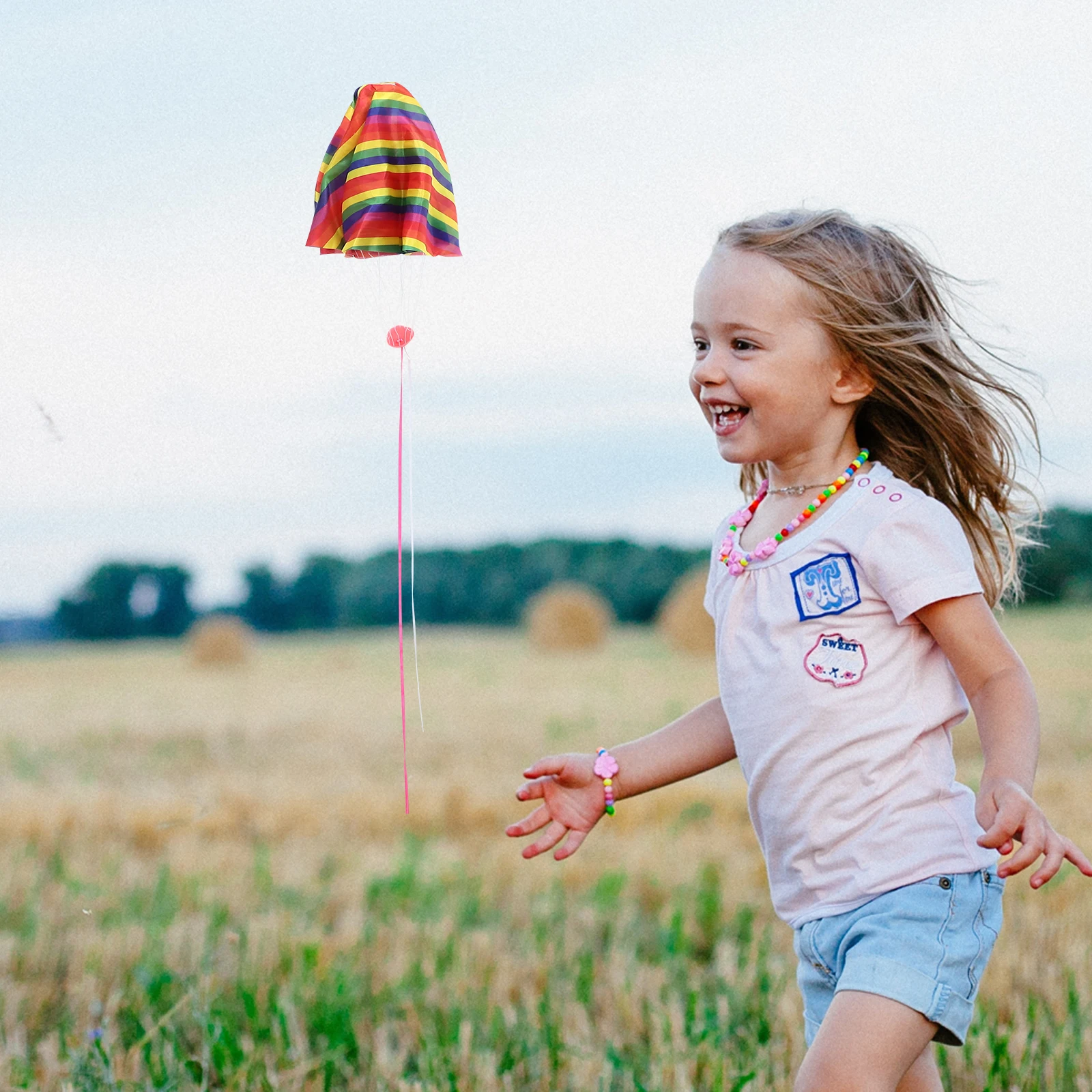 

2Pcs Cartoon Parachutes Hand Throw Outdoor Flying Mini Parachutes Cloth Material Durable Educational Outdoor Game Props