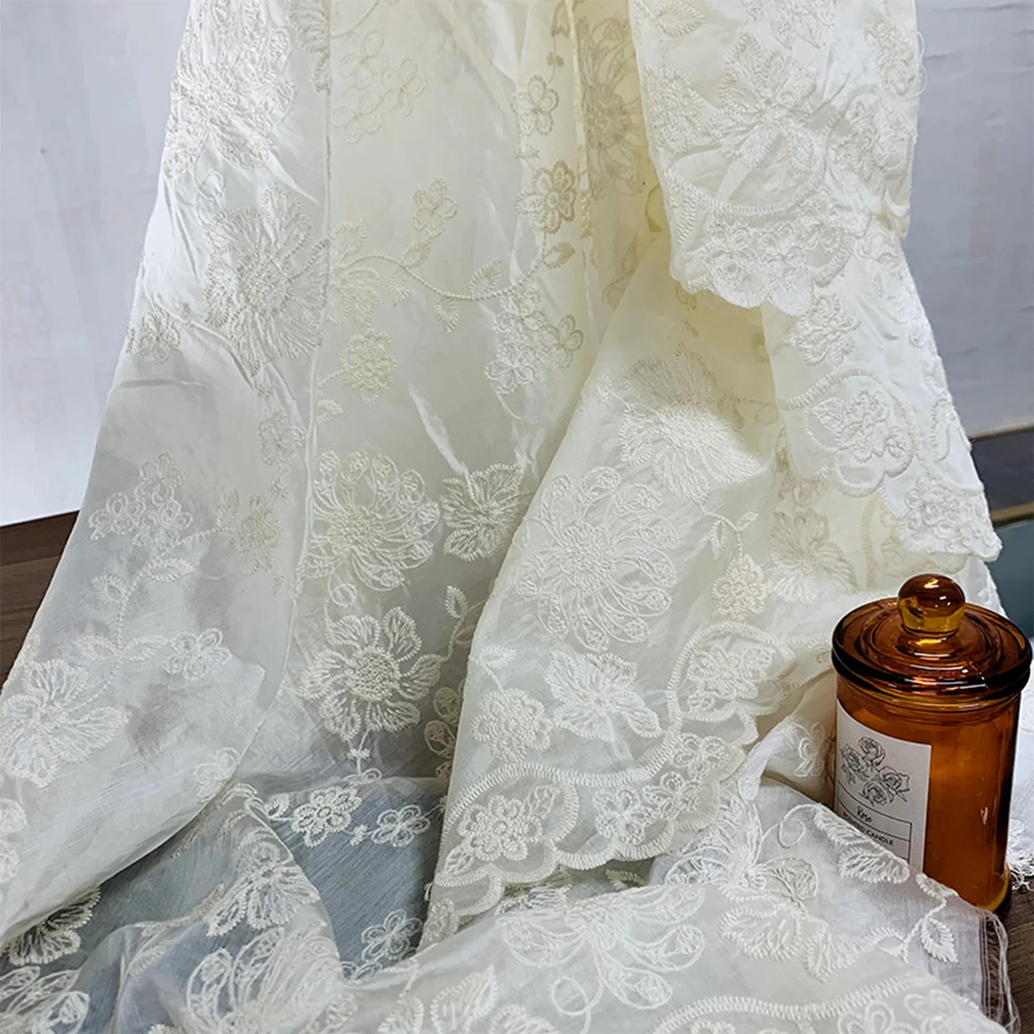 

5 Yards Floral Embroidery Lace Fabrics Ladies Dress Soft Home Textile Fabrics Supplier Soft Skin Friendly Curtain