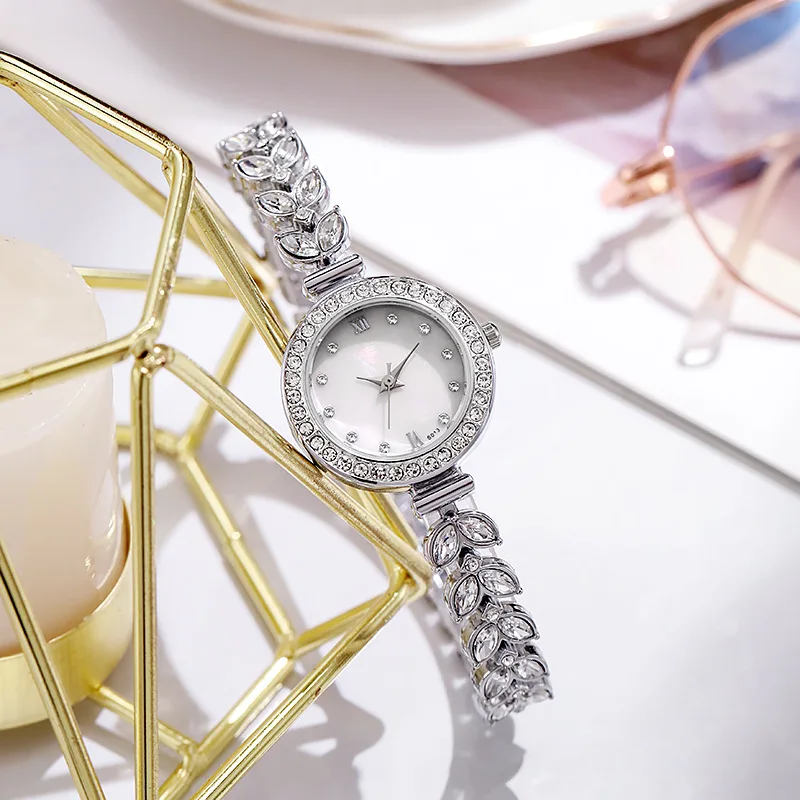 New Fashion, Simple and Versatile Women's Bracelet Watch, Women's Diamond Set Small dial, Quartz Watch