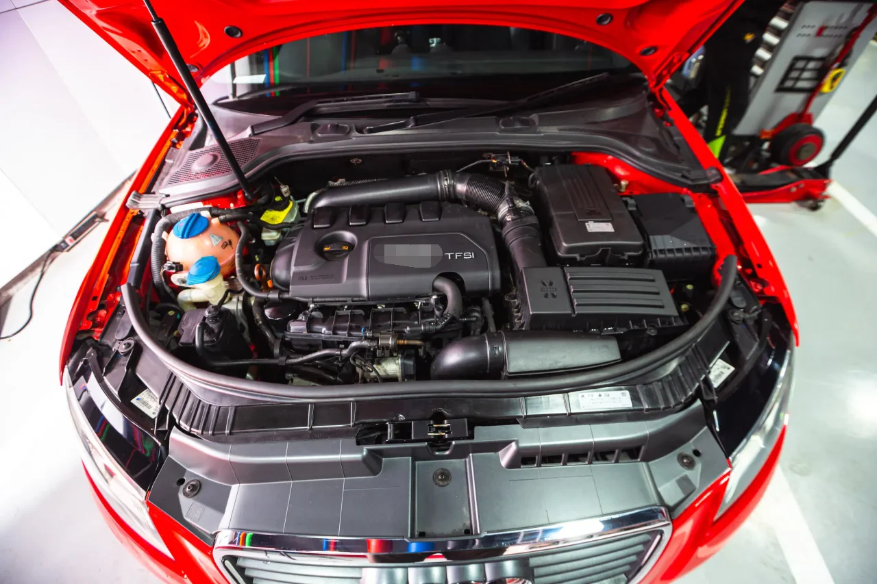 Qty(1) Amortyzator maski silnika do Audi A3 3rd Typ 8V 2012-2020 Przednia maska Wspornik podnośnika z włókna węglowego Sprężyna gazowa Amortyzator drążka Amortyzator