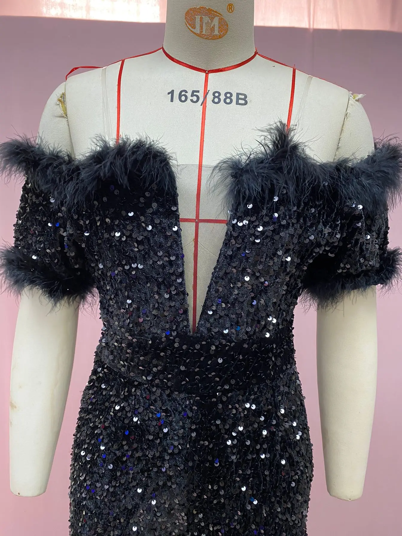 Y2K woman clothes  V-Neck Feathers Sequins Black Jumpsuit Slimming Waist Evening Gown One-Piece Suit Glittery Bodycon Jumpsuit