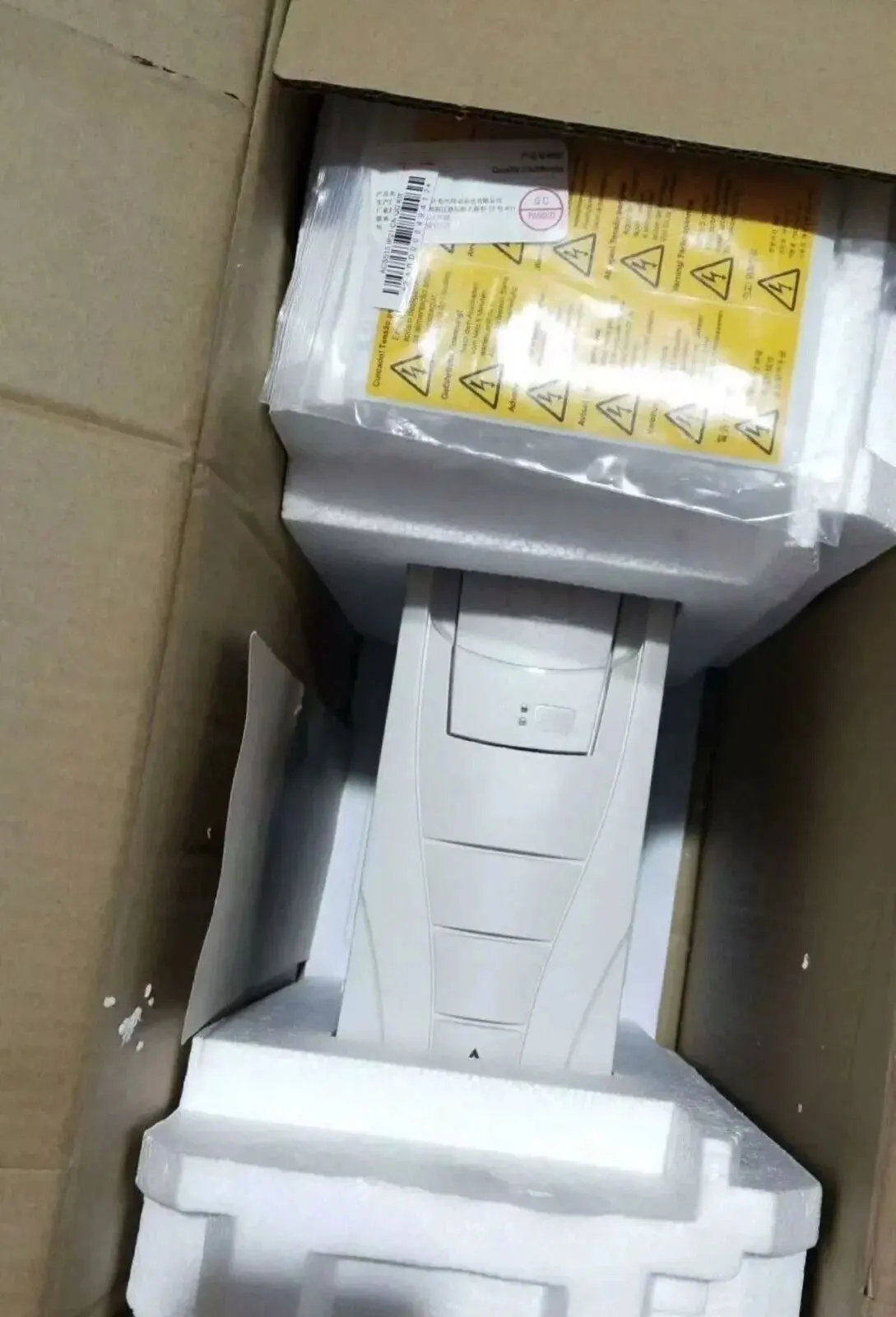 新品 ACS510-01-07A2-4 ACS510-01-09A4-4 ACS510-01-012A-4 1 年間の保証