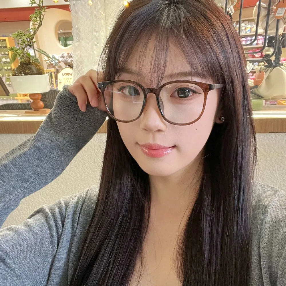 Transparent Anti-blue Light Glasses Retro Lightweight Square Frame Myopia Glasses Eye Protective Anti Radiation