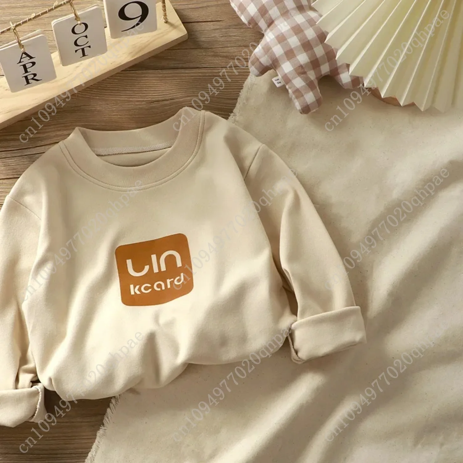 1-10Years الطفل قاعدة قميص جولة الرقبة الدافئة الفتيان الفتيات ملابس الربيع طويلة الأكمام المحملة الأطفال المخملية عالية المرونة قميص دافئ