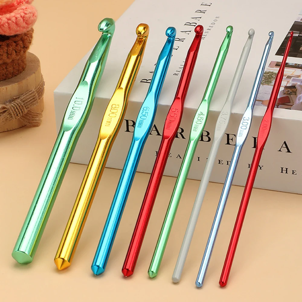 2.0 مللي متر إلى 10 مللي متر الألومنيوم الكروشيه السنانير إبر الحياكة الكروشيه السنانير التهاب المفاصل الأيدي متعدد الألوان الكروشيه الإبر ل الغزل Craf