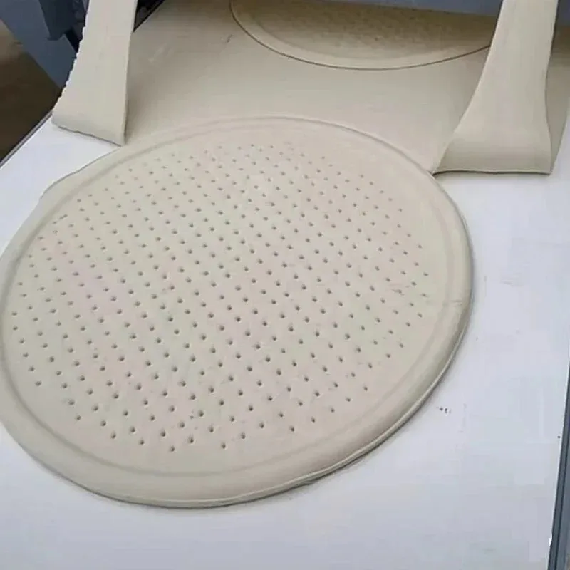 

rugged Pizza base production line with sauce coating and cheese Sprinkle making machine