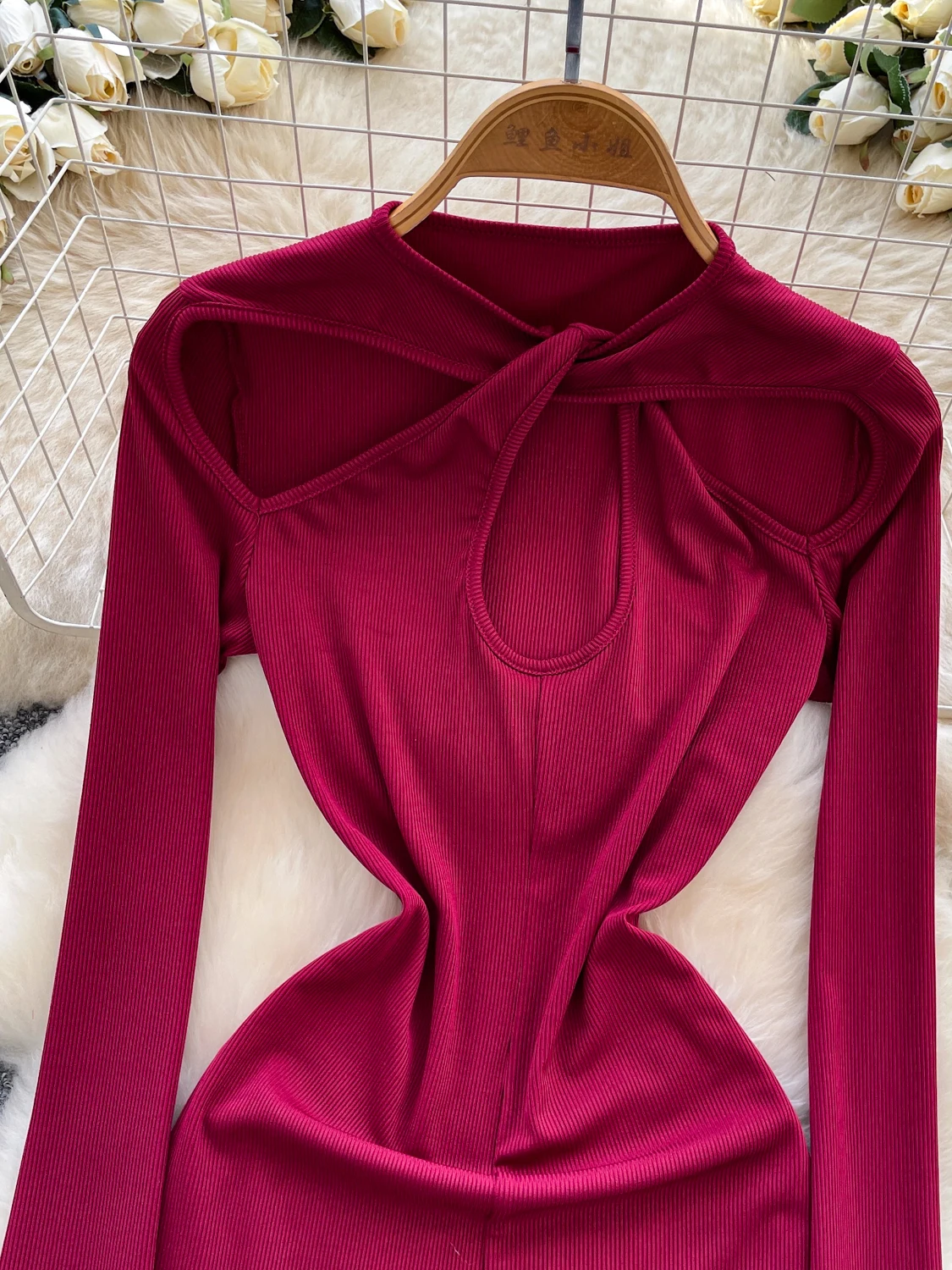 فستان قصير أنيق للسيدات من Foamlina مضلع برقبة دائرية فستان قصير مثير بعقدة تويست وتفاصيل أمامية وأكمام طويلة فستان ضيق للخريف