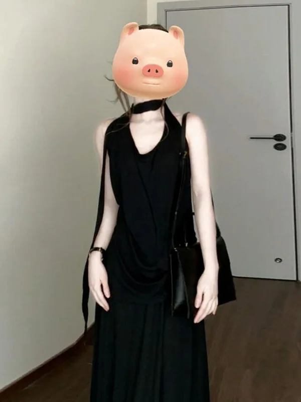 

Black Neck Hanging Women's Suit Skirt Set V-neck Two-piece Fashionable Summer Outfit for 18-25 Years Old Women