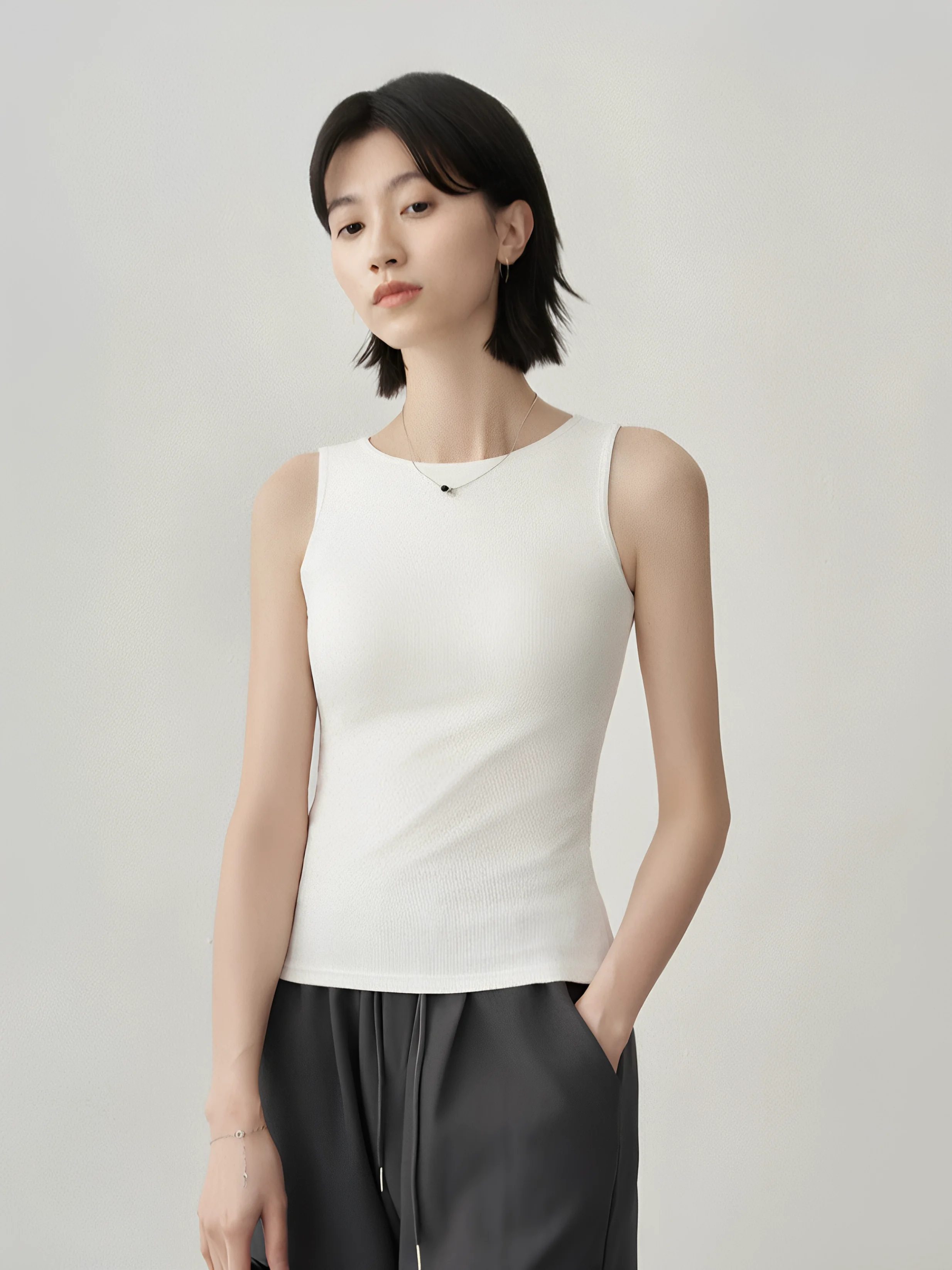 

2026 New Style One-Shoulder Sleeveless Vest Women's plus Size Slim Fit Inner Wear Outerwear Base Layer Tank Top Summer Simple...