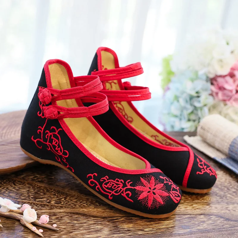 Comemore Chinese Red Cloth Shoes Embroidered Traditional Craft Shoes Low Heel Dance Flats 2023 Comfortable Flat Beef Tendon Sole