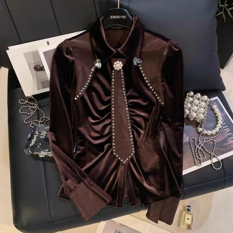 

Женские весенне-осенние новые тонкие футболки, корейская уникальная и красивая бархатная рубашка с длинными рукавами и гарячим ромбовидным кожаным галстуком