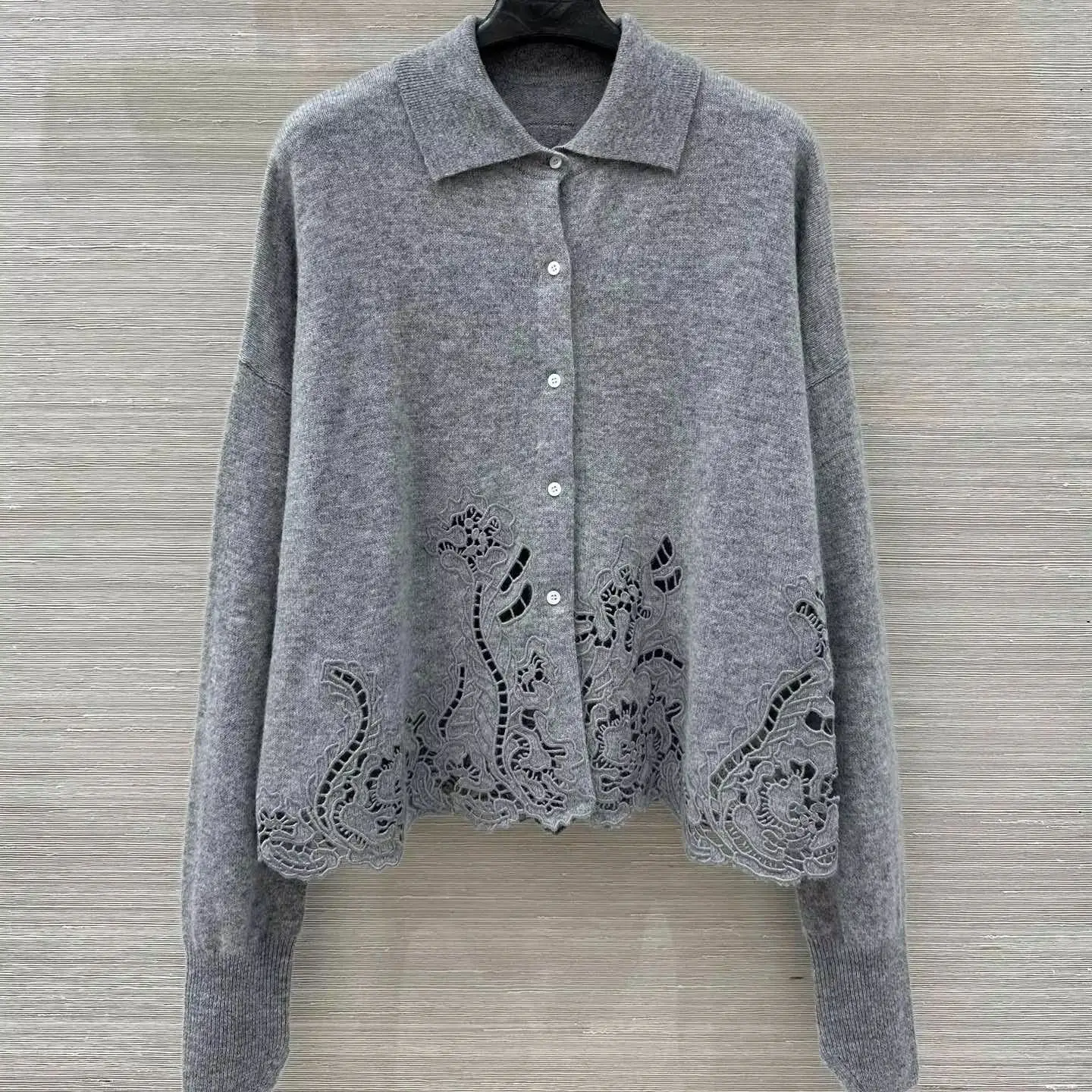 

Женский кашемировый полый свитер с цветочным крючком, однобортный элегантный вязаный кардиган с отложным воротником и длинными рукавами