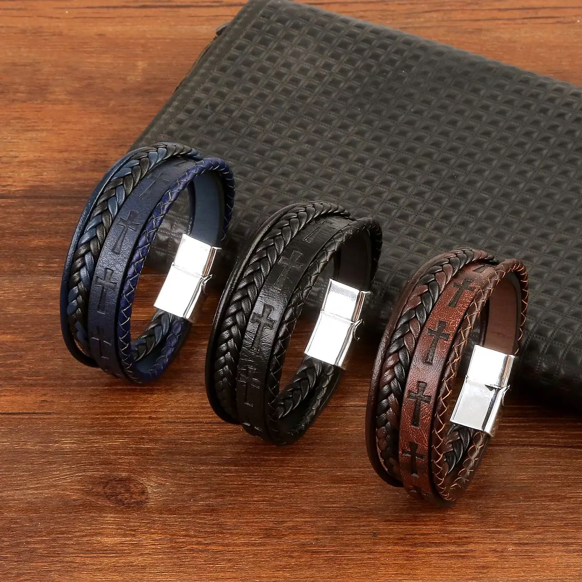 Vintage Cross Print 4 Layer Hand-Woven Leather Bracelets Men Classic Magnetic Buckle Charm Bracelets Fashion Jewelry Wholesale