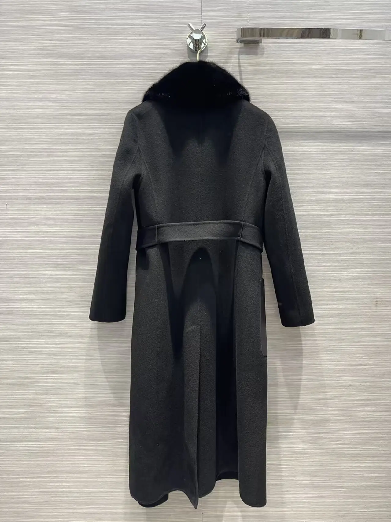 Autumn and winter new elegant detachable mink fur collar leather pocket tie waist long wool coat for women
