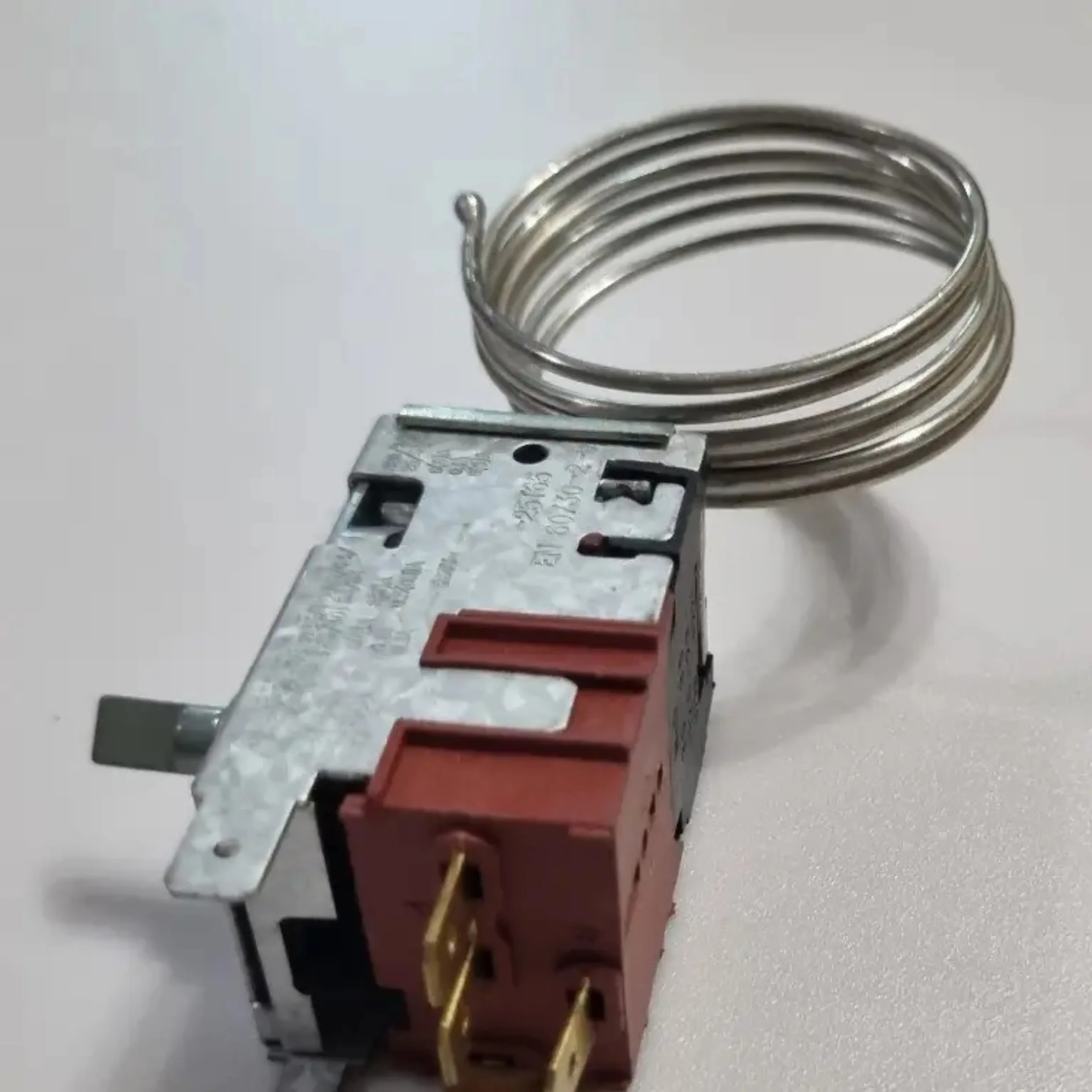 

4-контактный термостат для холодильника 077B6208 Коммерческий однодверный и двухдверный переключатель контроля температуры холодильника