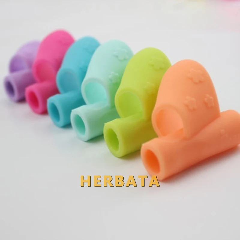 3Pcs/Set Children Pencil Holder Correction Writing Hold Pen Grip Posture Tool Silicone writing posturecorrector Stationery 2530