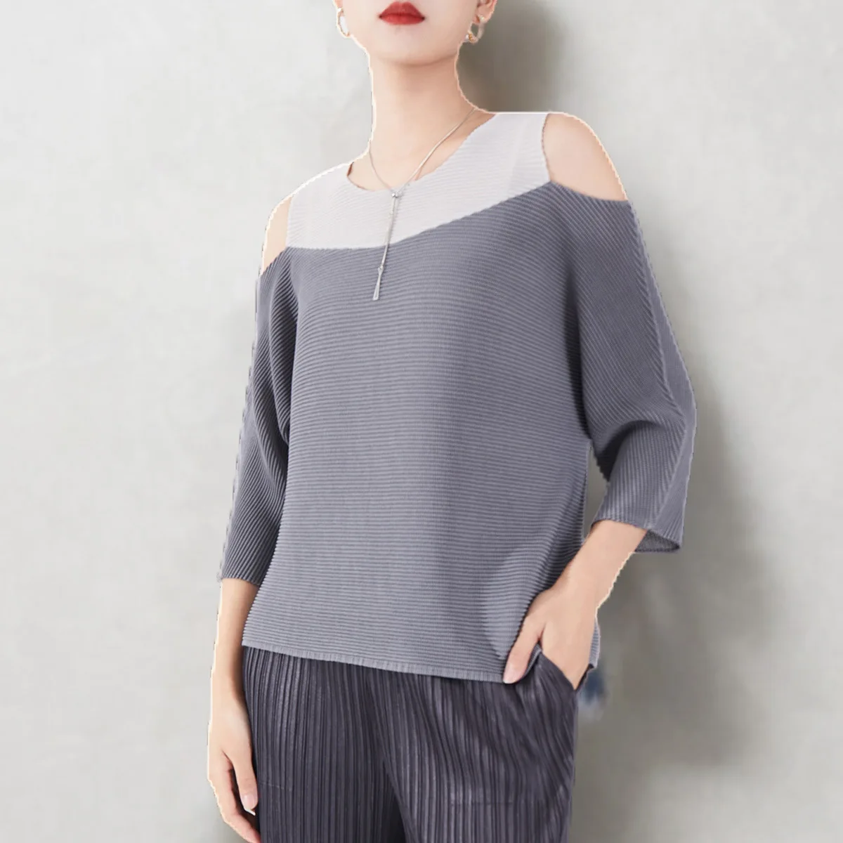 Fashion Pleated T-shirt Women's T-shirt Design Sense Knitted Pullover Loose Top Women's High-end Sense